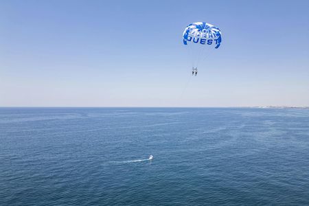 Vilamoura Marina parasailing