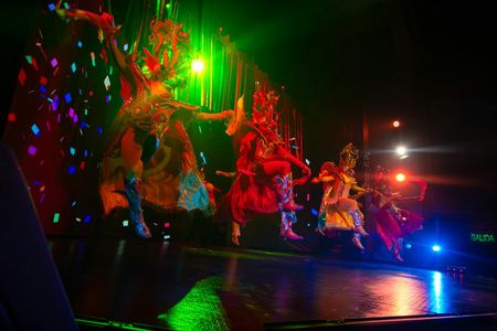 Peruvian cuisine and traditional dance night experience in Lima