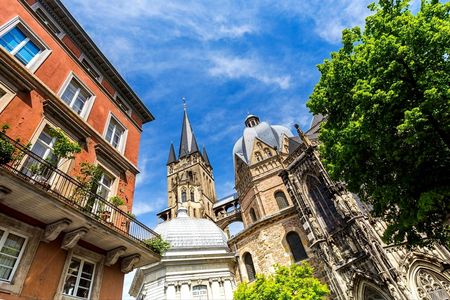 Aachen 2-hour city walking tour with a local guide