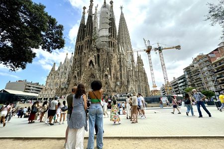 In-Depth Tour of Gaudí's Sagrada Família in a Small Group