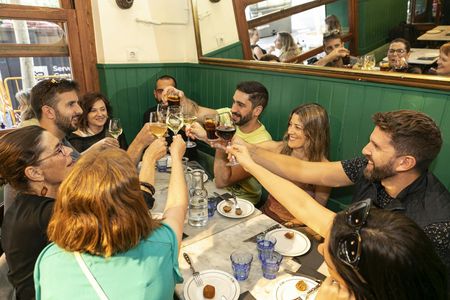 Eixample Bites: Tapas, Food & Wine Tasting Tour in Barcelona