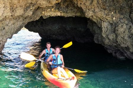Caves and cliffs kayak tour in Albufeira