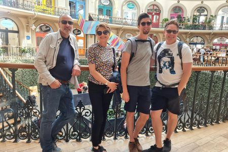 Private walking tour of Leeds