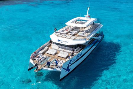 Blue Lagoon and Comino snorkeling cruise