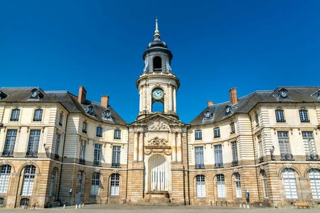 Rennes 2-hour introductory walking tour with a local