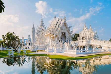 Full-day group tour of Chiang Rai's artistic and cultural landmarks