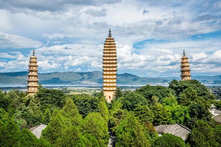 Dali cultural highlights tour by high-speed train from Kunming