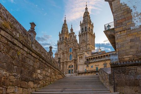 Santiago food tour with tapas and drinks at 4 local stops
