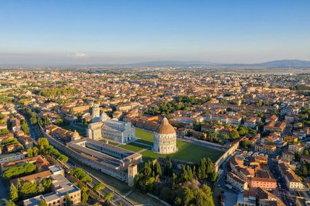 Pisa and Lucca guided tour from Florence with beach stop in Versilia
