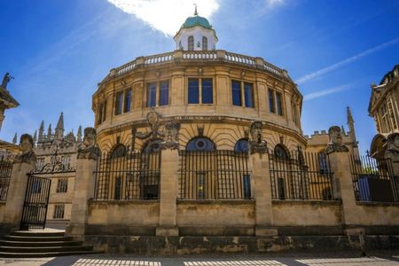 Town and gown tour with Divinity School entry ticket