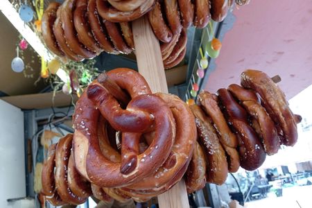 Nuremberg food tour with full meal and drinks