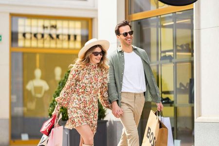 Parndorf outlet VIP shopper package with limousine transfer