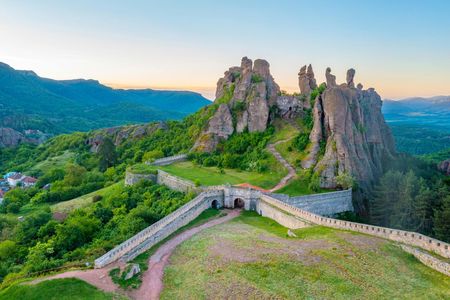 Day trip to Belogradchik Rocks and Venetsa Cave from Sofia