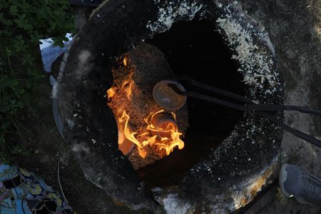 Raku pottery experience with a seasoned professional