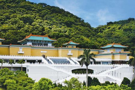 Taipei guided city tour with National Palace Museum entrance ticket