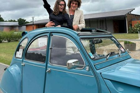 Saint-Émilion and Pomerol private full-day tour in a classic car