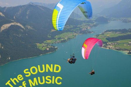 Tandem Paragliding above the Wolfgangsee in Salzkammergut