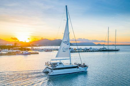 Cairns city sights and dinner cruise