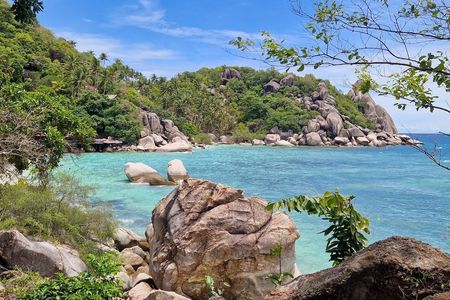 Private full-day car tour of Koh Tao with snorkel