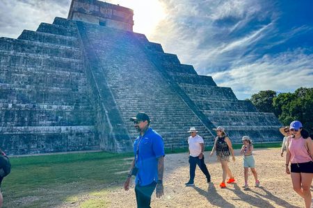 Chichen Itza on-site guided tour with certified local expert