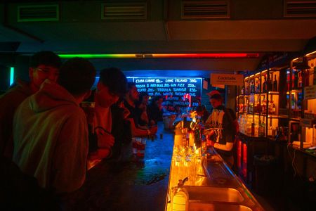 Skip the line pub crawl with VIP treatment in Prague