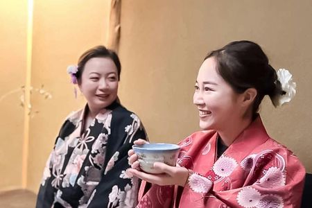 Kyoto-Style 1-Hour Traditional Japanese Tea Ceremony