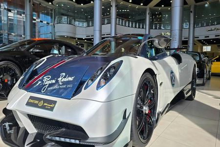 Dubai luxury car showroom tour with drop off at Dubai Mall