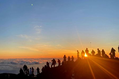 Off-Road Sunrise Experience in Pico do Arieiro, Skywalk at Cabo Girão & Camara de Lobos