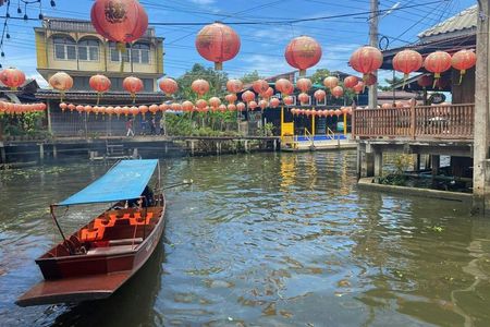 Private tour of Amphawa floating market, railway market and boat ride
