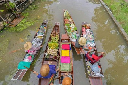 Floating and Railway Market and the Coconut Farm private tour