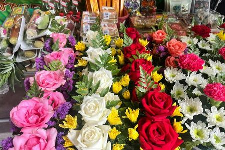 Floral art, Flower Market and temple visit private tour