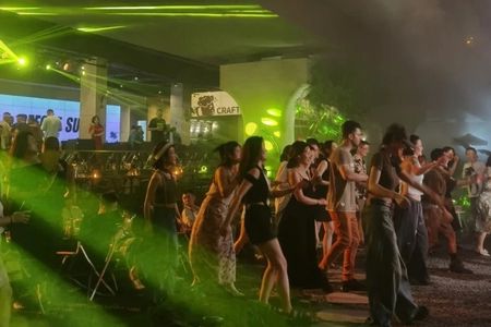 Chongqing evening tour with dinner and Two Rivers night cruise