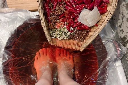 Full-day private tour of Chongqing with hot pot foot bath