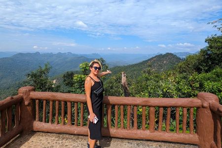 Private Mae Hong Son highlights car tour from Pai