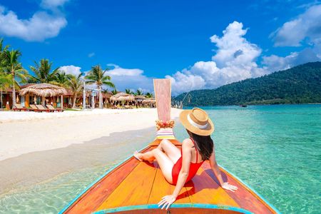 Koh Lipe island hopping by private longtail boat with snorkel