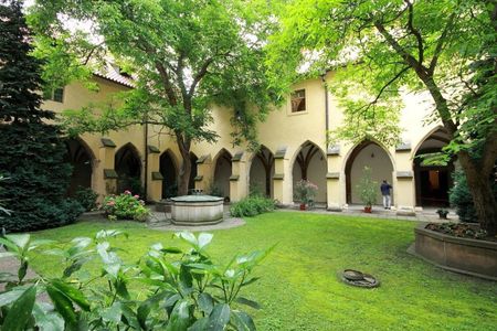 Basilica of St James and Minorite Friary 3-hours tour in Prague