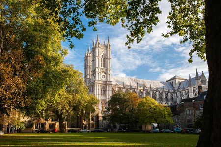 Guided royal walking tour of London with Westminster Abbey ticket