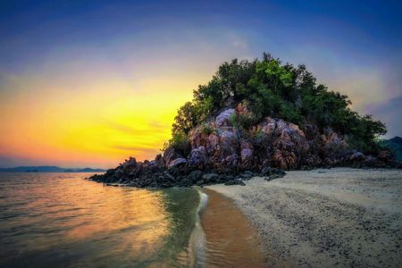 Krabi Lagoon boat tour with beach BBQ and bioluminescent swim