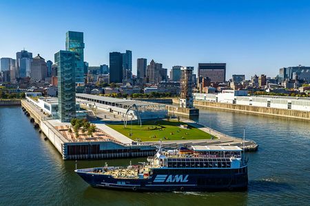Guided cruise on the St. Lawrence River in Montreal