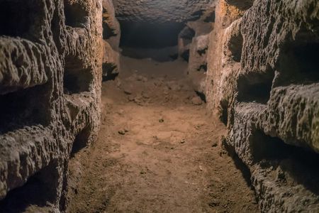 3-hour bike rental with Catacombs guided tour