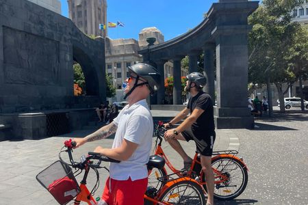1.5-hour bike tour through Santa Cruz de Tenerife with e-bike option