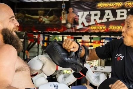 Private introductory Muay Thai session for beginners