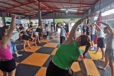 Group introduction class Muay Thai boxing for beginners in Koh Chang