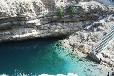 Natural wonders full-day tour of Oman