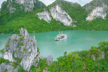 Ha Long Bay day cruise from Hanoi
