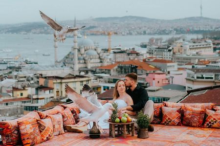 1-hour private photoshoot in Istanbul