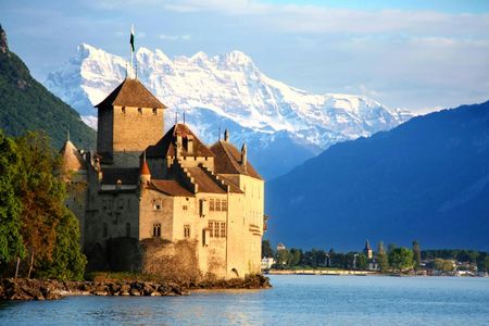 Chaplin, Montreux and Chillon castle winter tour