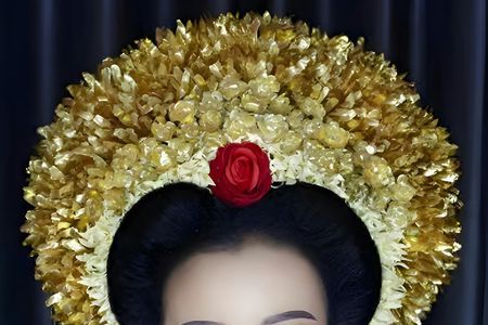 Lombok cultural experience with Sasak royal attire