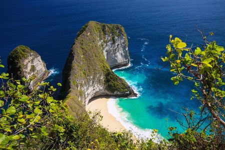 Nusa Penida full-day tour with lunch and snorkelling