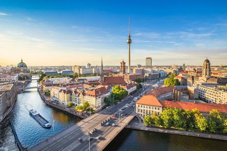 Deluxe Pass Berlin with 48-hour hop-on hop-off bus and more